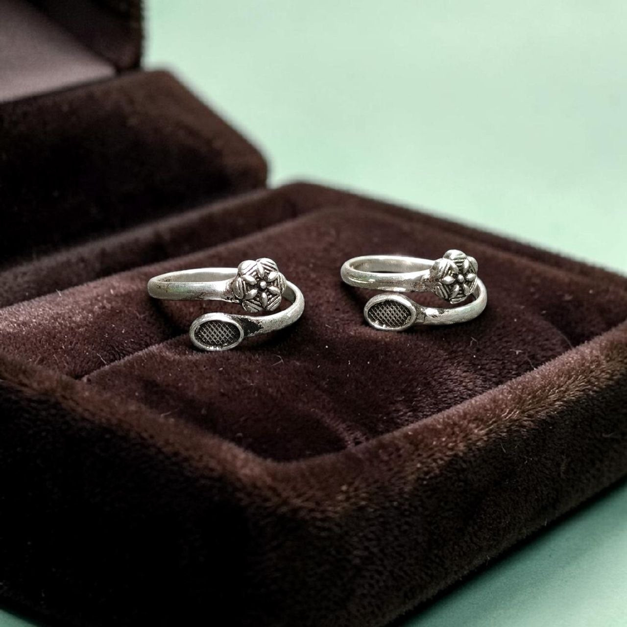 SILVER TOE RING- CERTIFIED BIS HUID HALLMARK 925 SILVER TOE RING (BICHIYA) 1 PAIR FOR REGULAR USE- (SOLD ON MRP).