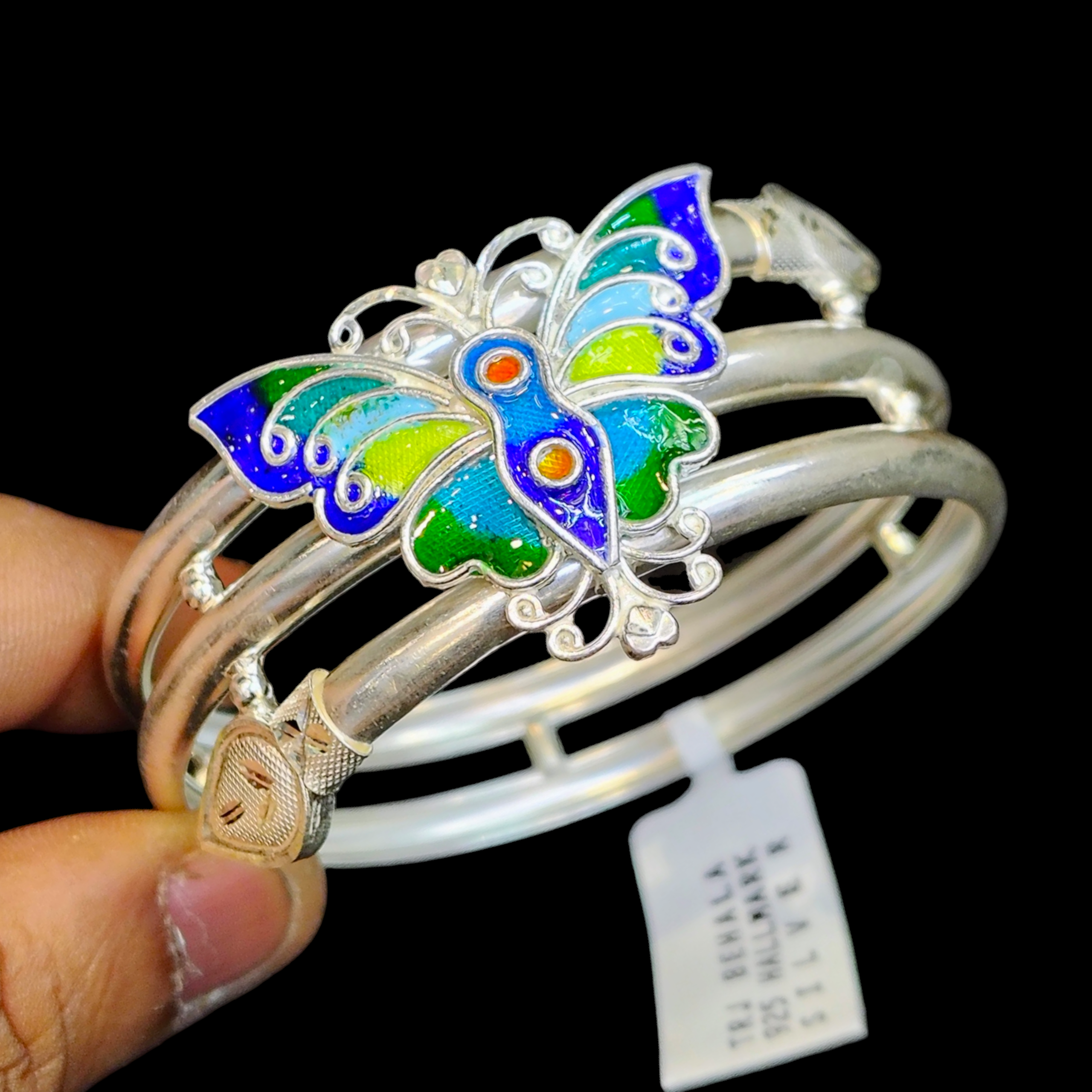LUXURY SILVER BANGLE- (SIZE 24) CERTIFIED BIS HALLMARK 925 SILVER (1.5 PATCH) BANGLE (MANIPUR DESIGN) APPROX WGT: 20.360 GM (1 PIECE) FOR REGULAR USE FOR WOMEN.
