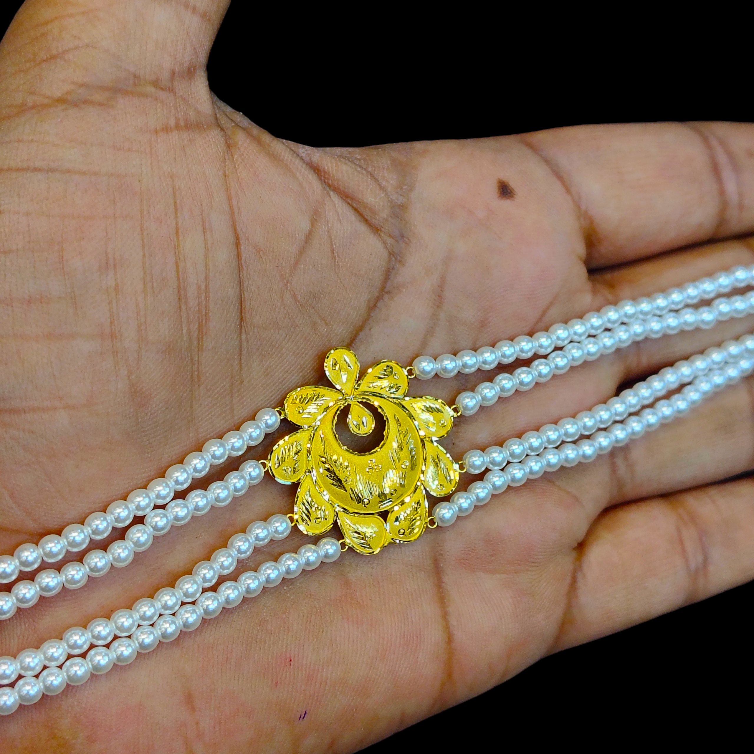 GOLD MANTASHA- RAJLAXMI WGT: 1.090 GM APPROX HUID HALLMARK 916 22KT GOLD MOTI MANTASHA WITH PEARL CHAIN FOR WOMEN.