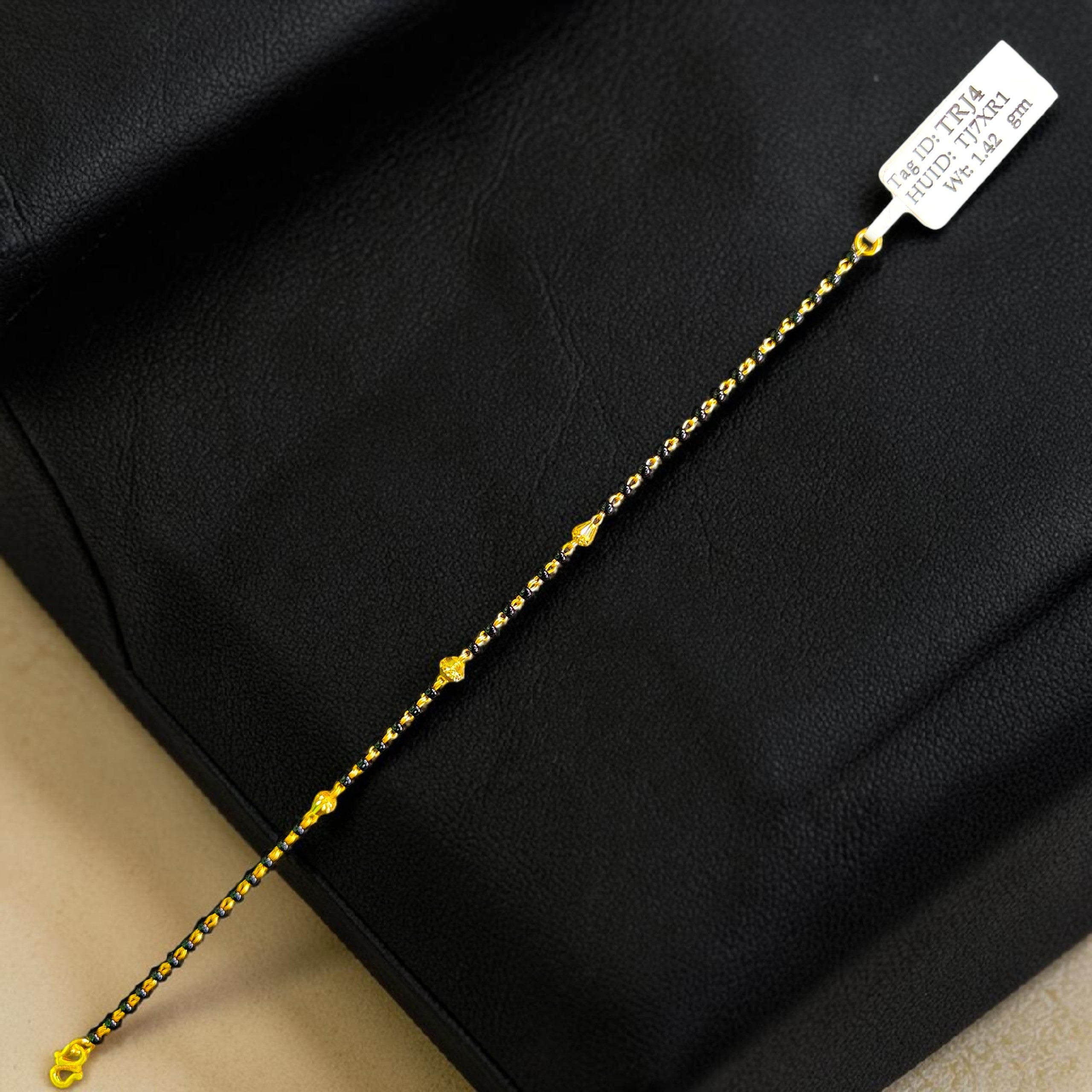 GOLD WRISTLET- 7.5" BIS CERTIFIED HUID HALLMARK 375 9KT GOLD WRISTLET APPROX WGT: 1.420 FOR WOMEN.
