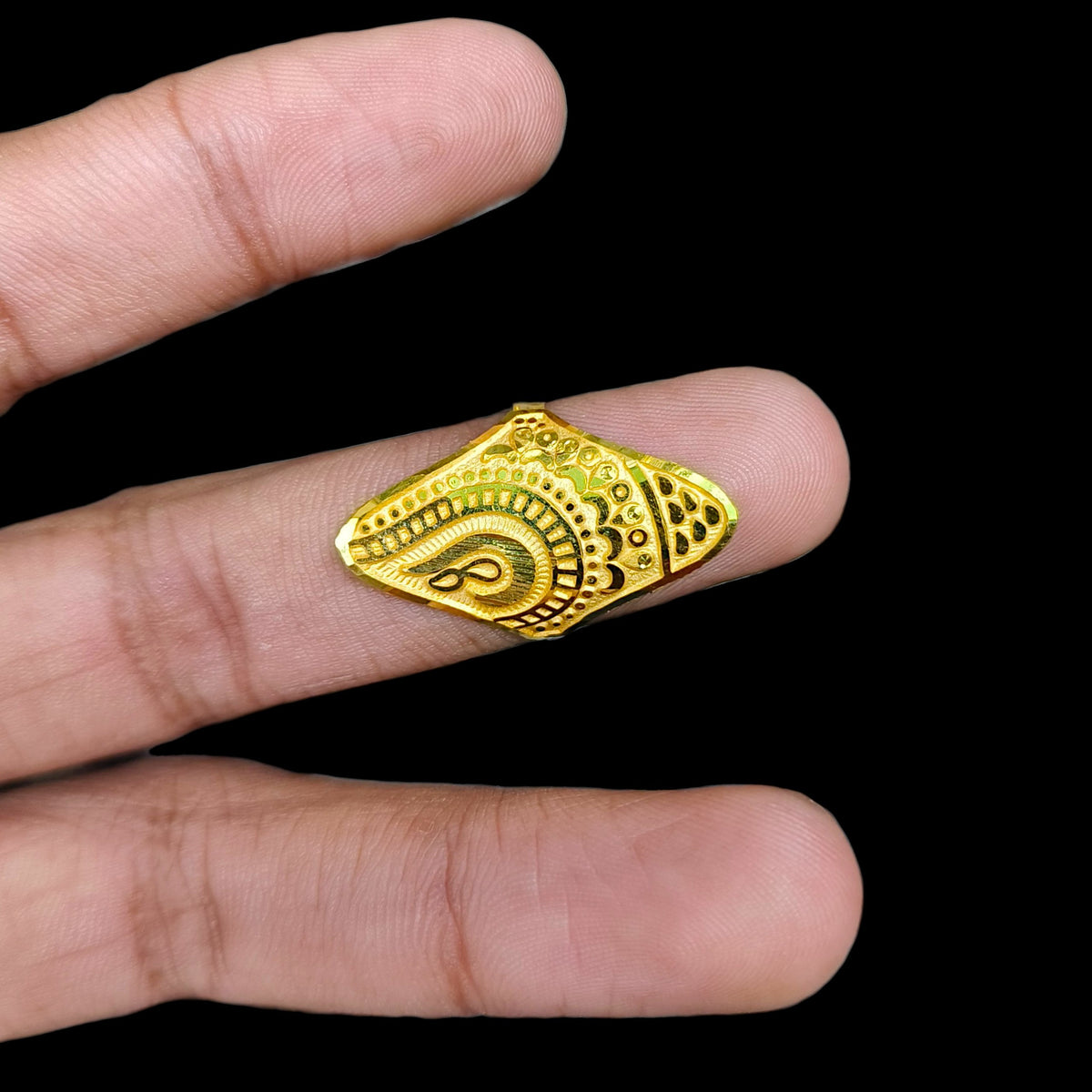 LADIES RING (FDG379)-(SIZE: 14) WGT: 0.820 GM APPROX BIS CERTIFIED HUID HALLMARK 375 9KT GOLD RING FOR WOMEN 1 PIECE.