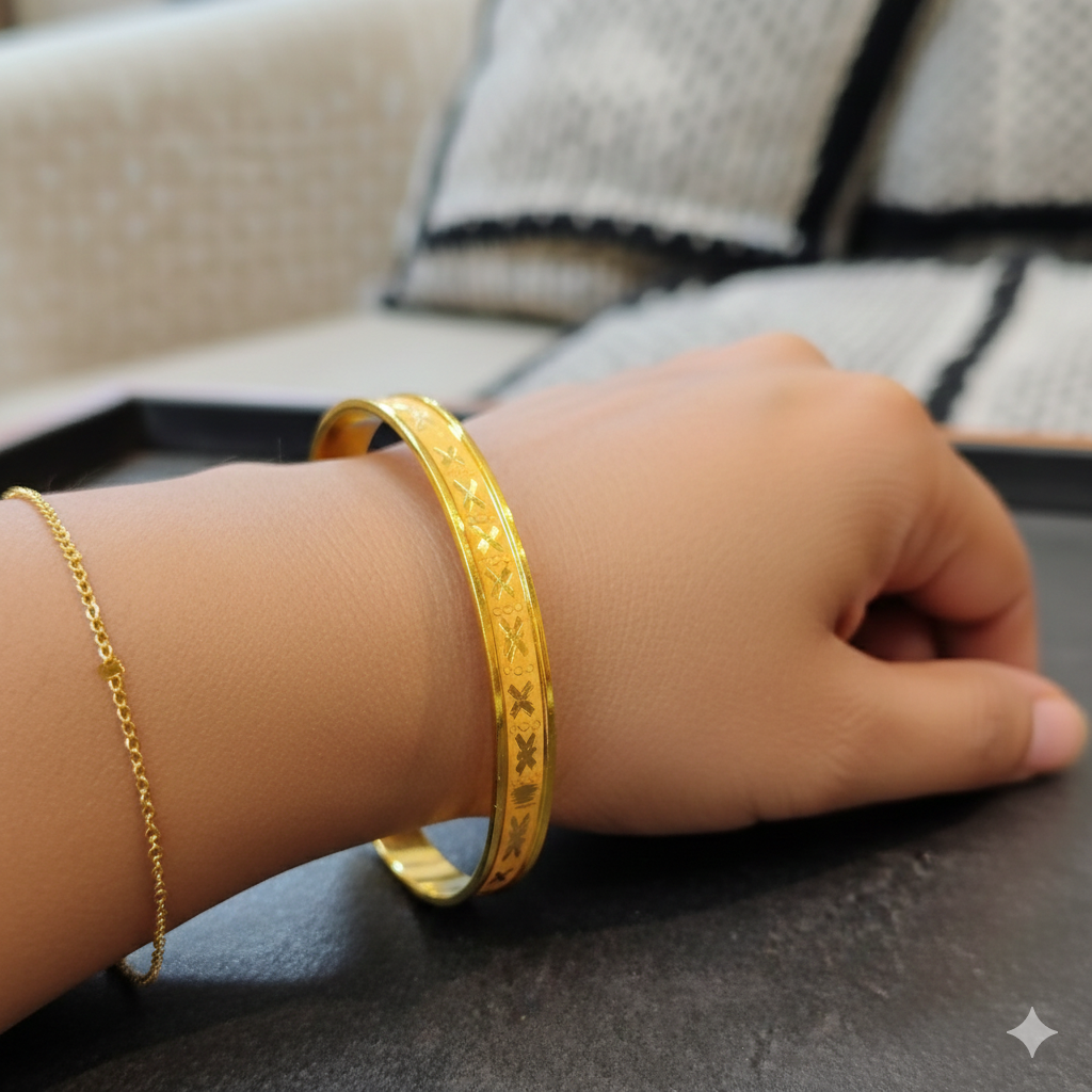 (GSN22) TRJ WGT: 1.520 GM APPROX (SIZE-23) 22KT HUID HALLMARK GOLD CHILA SOCKET CHURI 1 PAIR.