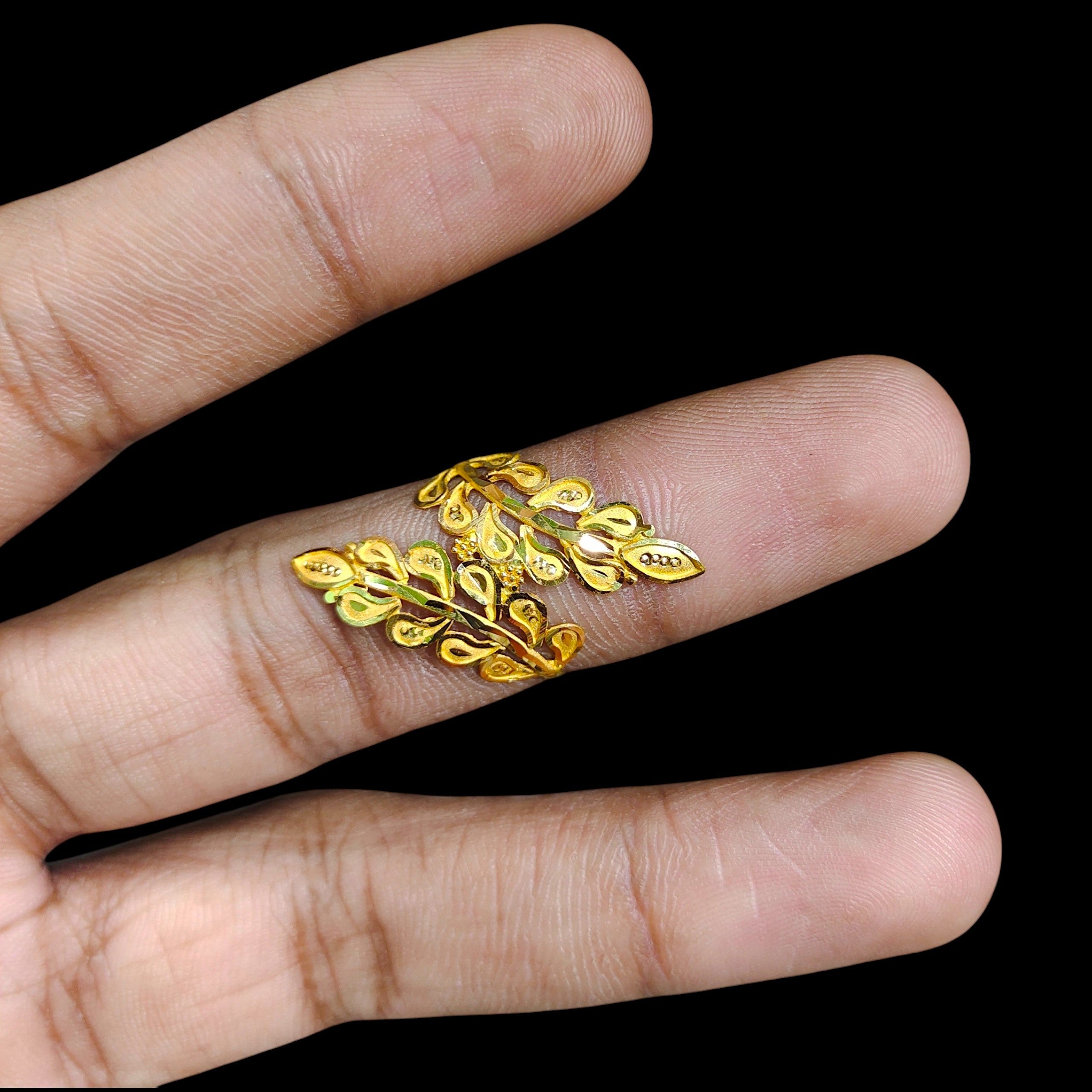 LADIES RING- (SIZE: 13 ) WGT: 1.380 GM APPROX BIS CERTIFIED HUID HALLMARK 916 22KT GOLD RING FOR WOMEN 1 PIECE.