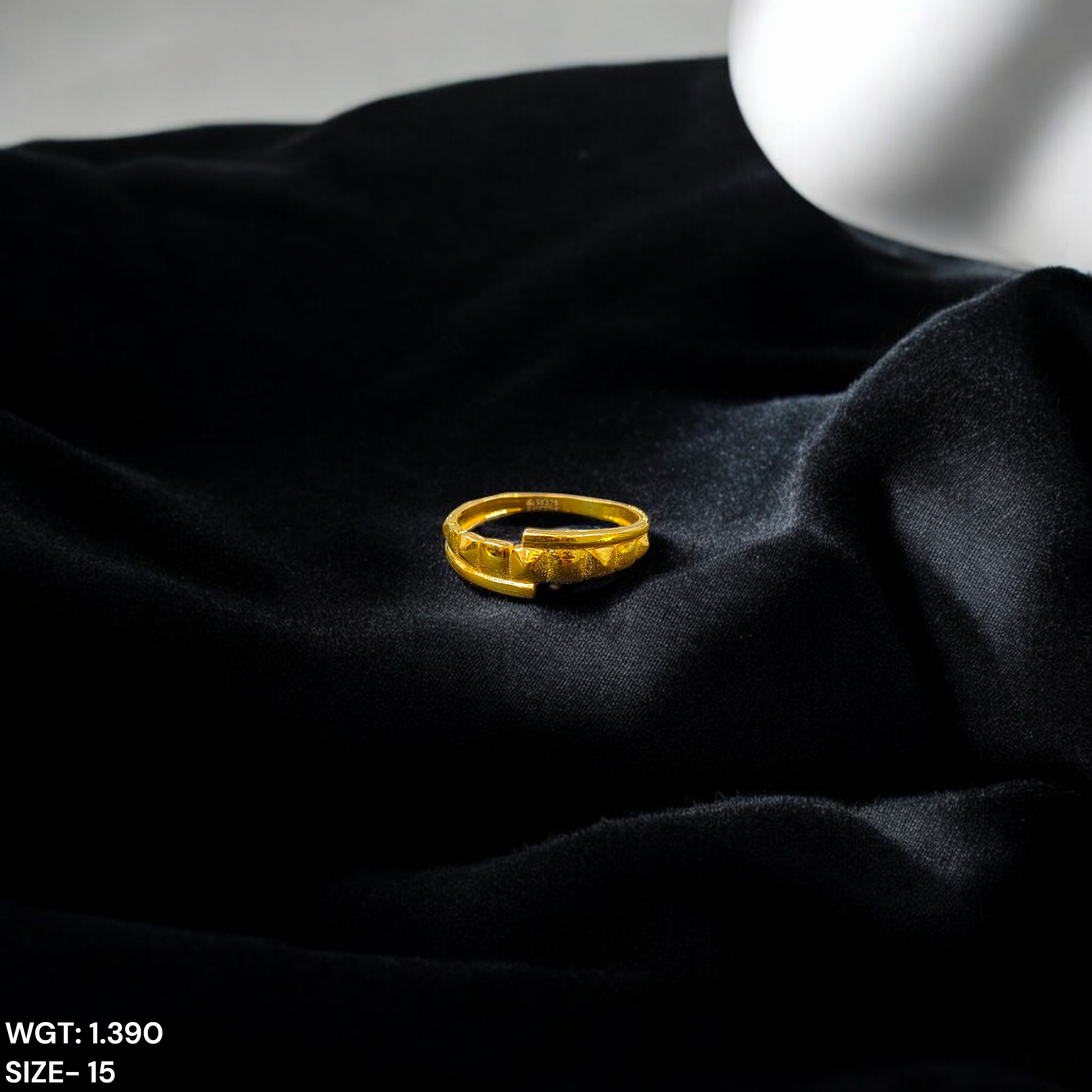 (GLFR9) TRJ (SIZE: 15) WGT: 1.390 GM APPROX BIS CERTIFIED HUID HALLMARK 9KT GOLD FINGER RING FOR WOMEN 1 PIECE FOR REGULAR USE.