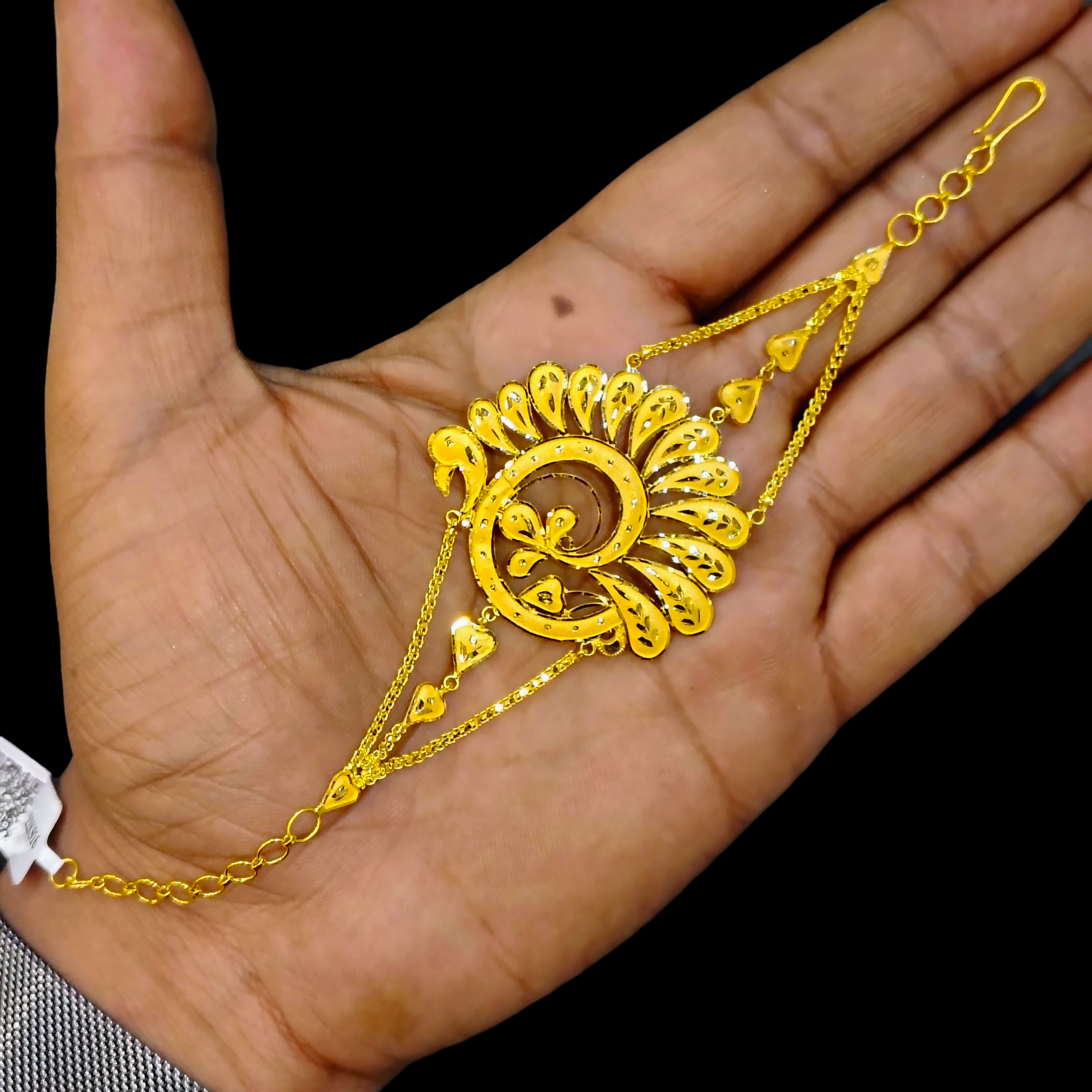 (GMW) RAJLAXMI WGT: 6.360 GM APPROX CERTIFIED BIS HUID HALLMARK 916 22KT GOLD MANTASHA FOR WOMEN (STANDARD ADJUSTABLE SIZE).