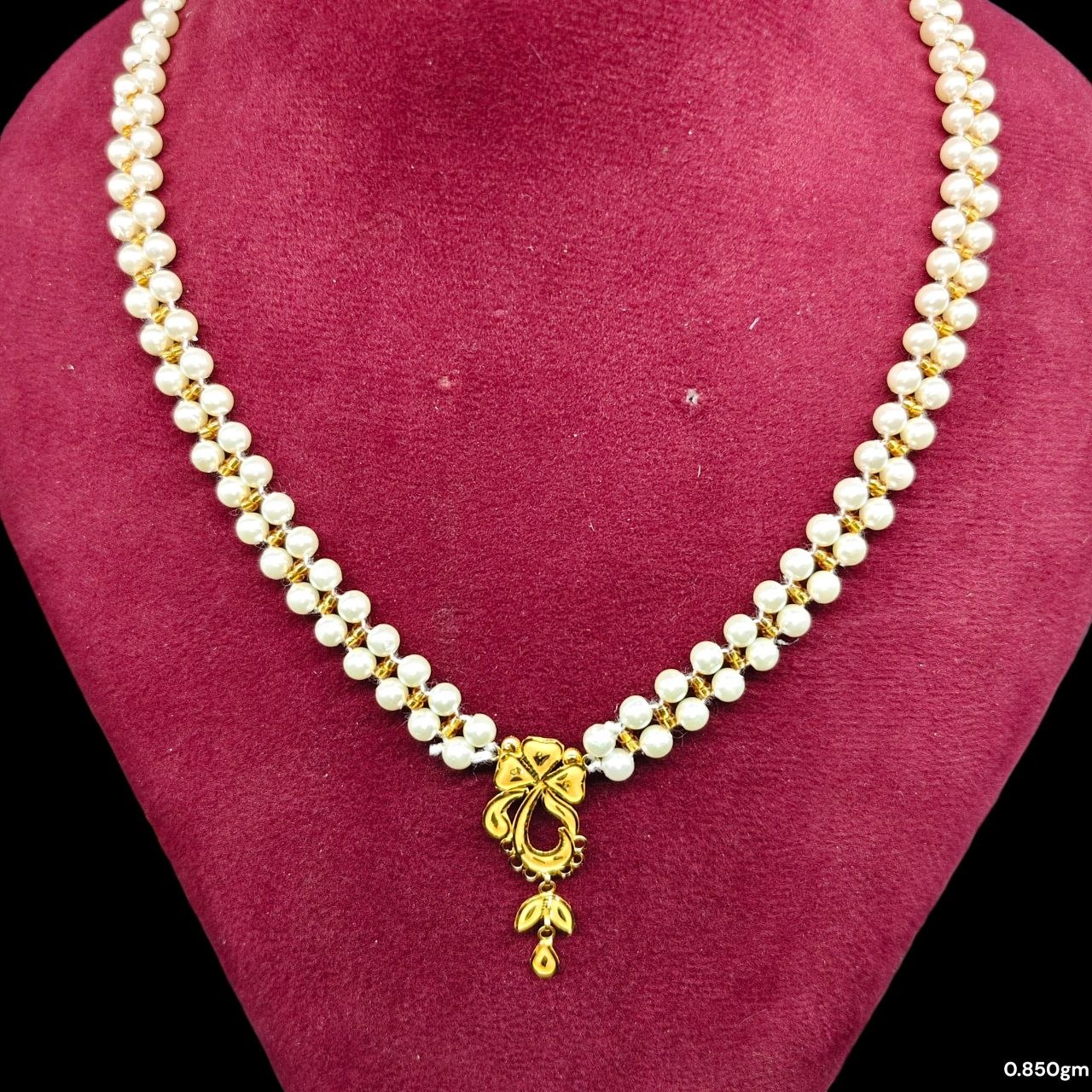 GMP22K- WGT: 0.850 GM APPROX CERTIFIED BIS HUID HALLMARK 916 22KT GOLD MOTI PENDANT 1 PIECE FOR WOMEN.