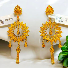 BIS CERTIFIED WGT: 5.190 GM APPROX HUID HALLMARK 916 22KT GOLD EARRINGS 1 PAIR FOR WOMEN.