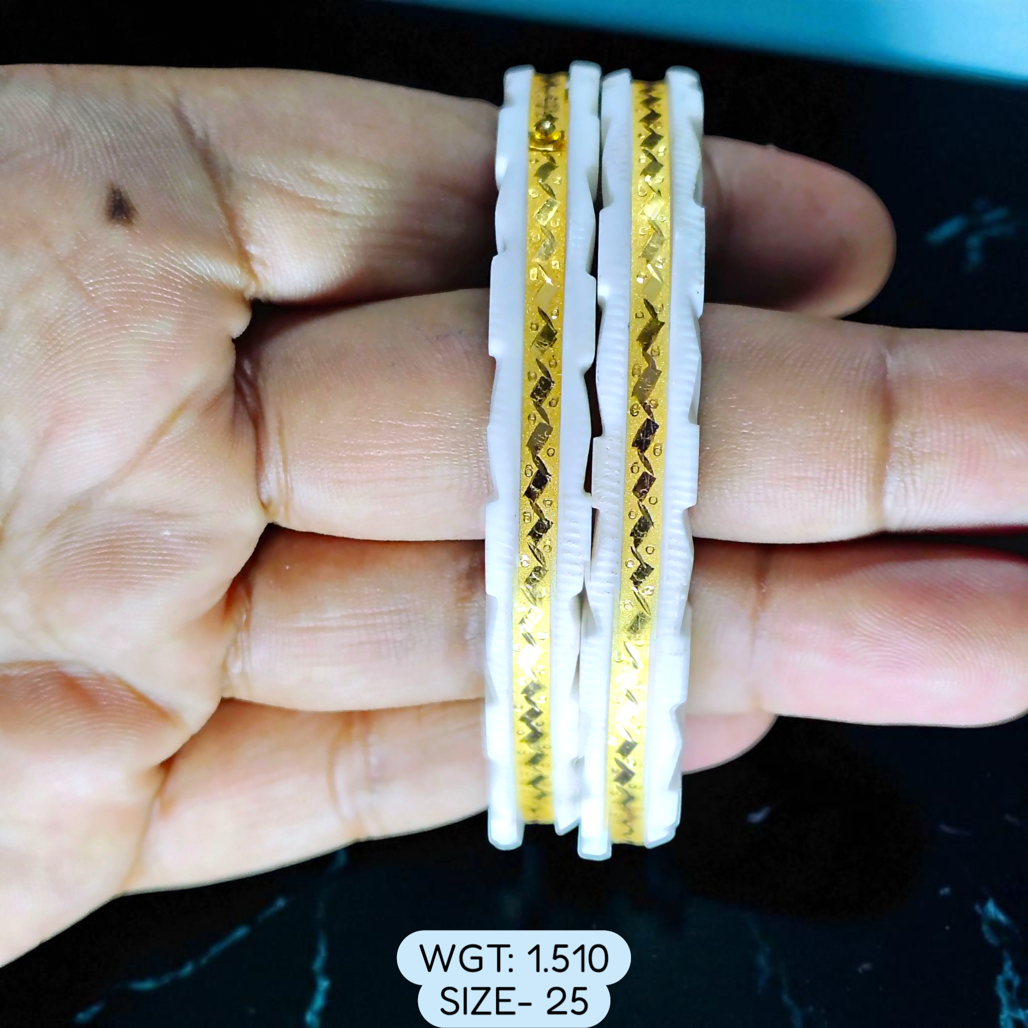 TRJ (SIZE: 25) WGT: 1.510 GM APPROX HUID HALLMARK 22KT GOLD SAKHA BANGLES 1 PAIR DESIGN FOR REGULAR USE.