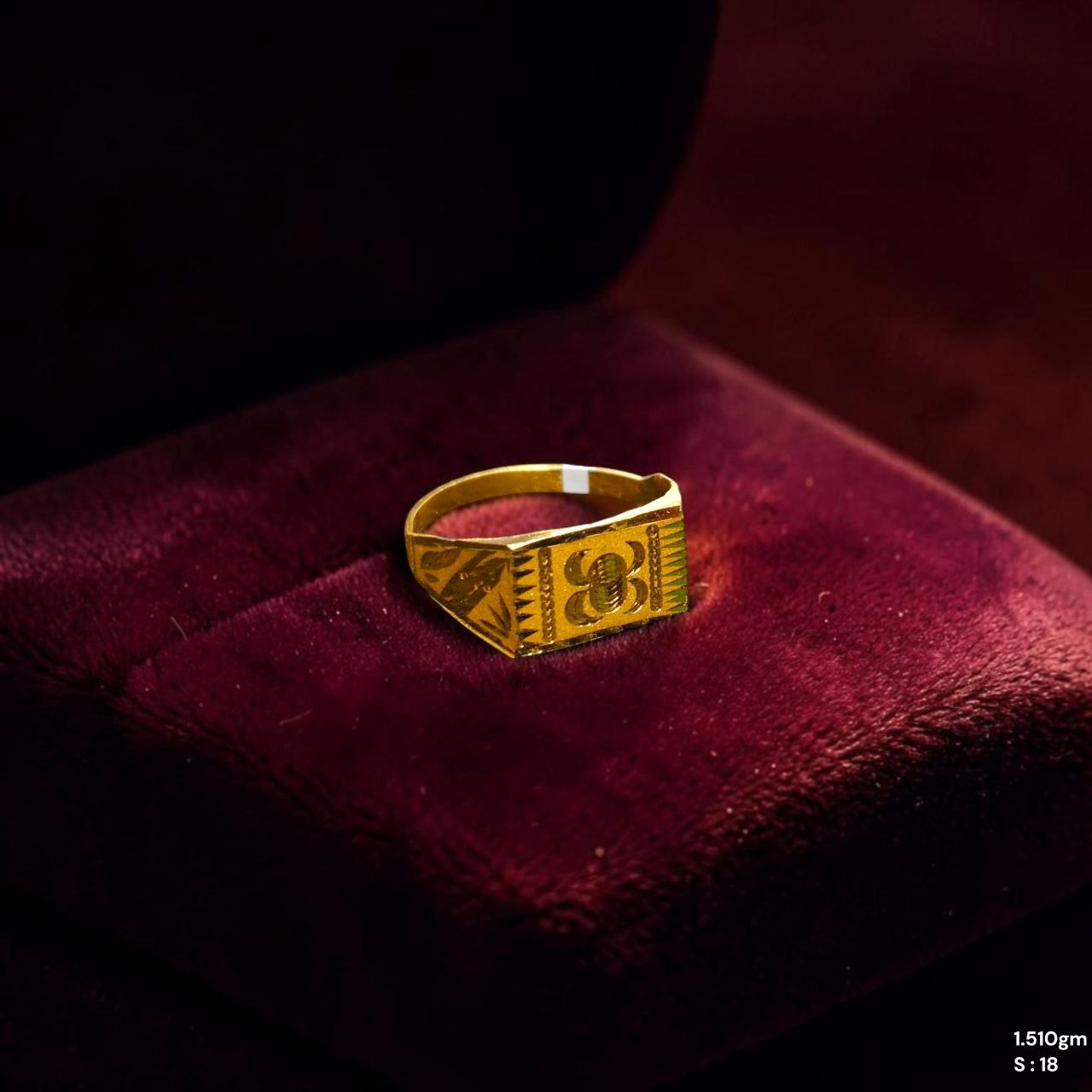 GENTS RING- SIZE:18 (WGT: 1.510 GM APPROX) BIS CERTIFIED HUID HALLMARK 916 22KT GOLD GENTS FINGER RING FOR MEN 1 PIECE.