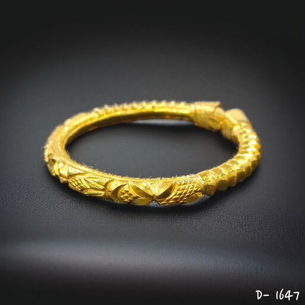 TRJ (SIZE: 26) HALLMARK 22KT GOLD COVERING BALA 1 PIECE APPROX WGT: 3.300 GM WITH XRF BARCODE PURITY CARD FOR WOMEN - (BILL & CARD MANDATORY- FOR EXCHANGE LIFETIME IN STORE ONLY).