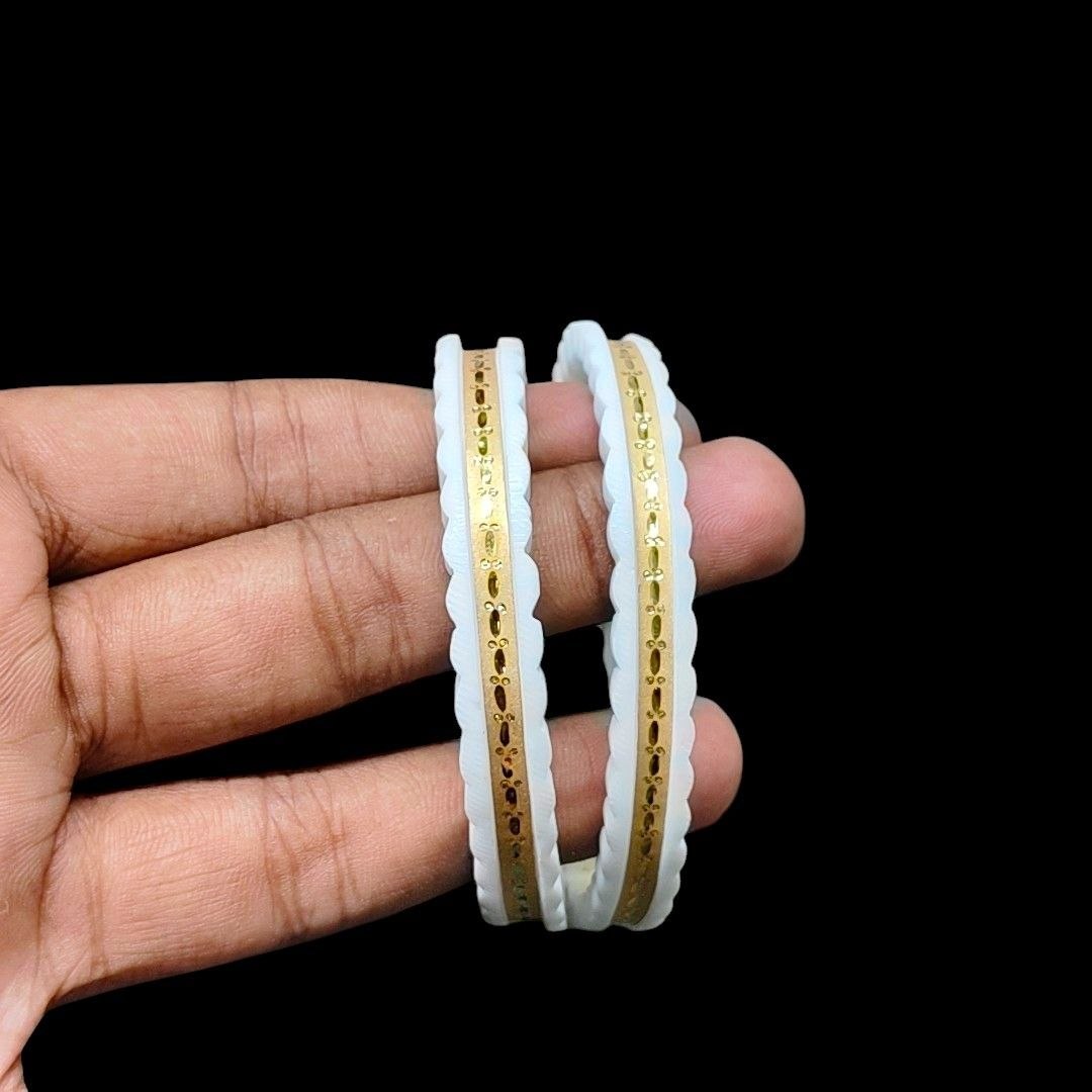 SAKHA BADHANO- (SIZE:26) WGT: 1.390 GM APPROX HUID HALLMARK 22KT GOLD SAKHA BADHANO BANGLES 1 PAIR DESIGN FOR REGULAR USE.