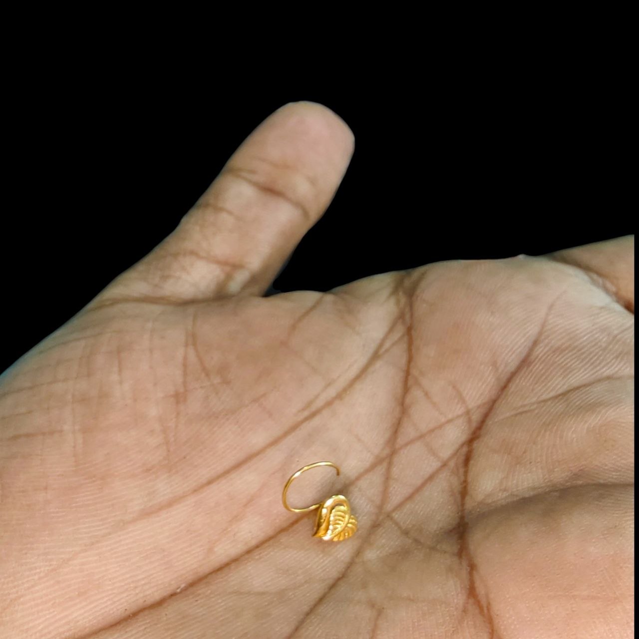 GOLD NOSEPIN- BIS CERTIFIED HUID HALLMARK 375 9KT GOLD NOSEPIN 1 PIECE FOR WOMEN (FOR REGULAR USE). SOLD ON MRP.