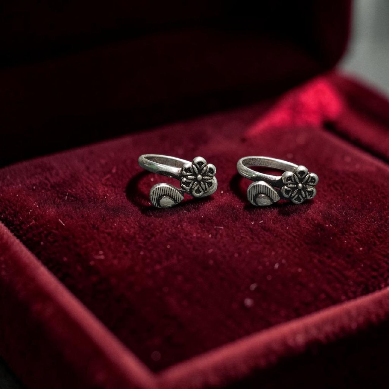 SILVER TOE RING- CERTIFIED BIS HUID HALLMARK 925 SILVER TOE RING (BICHIYA) 1 PAIR FOR REGULAR USE- (SOLD ON MRP).