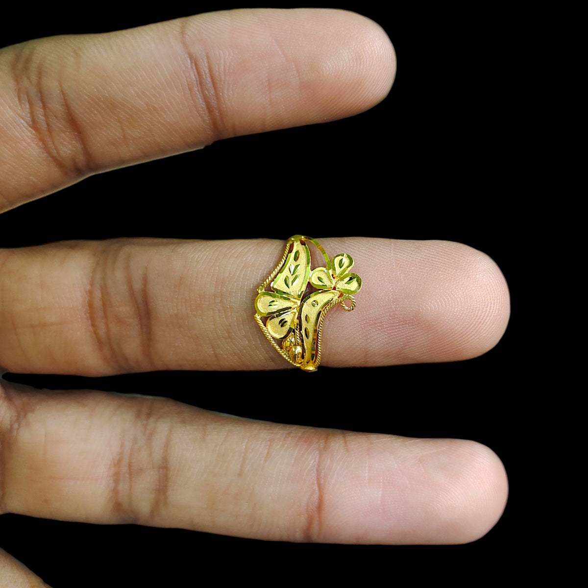 LADIES RING- (SIZE: 11) WGT: 0.650 GM APPROX BIS CERTIFIED HUID HALLMARK 9KT GOLD FINGER RING FOR WOMEN 1 PIECE. (4HPU8M)