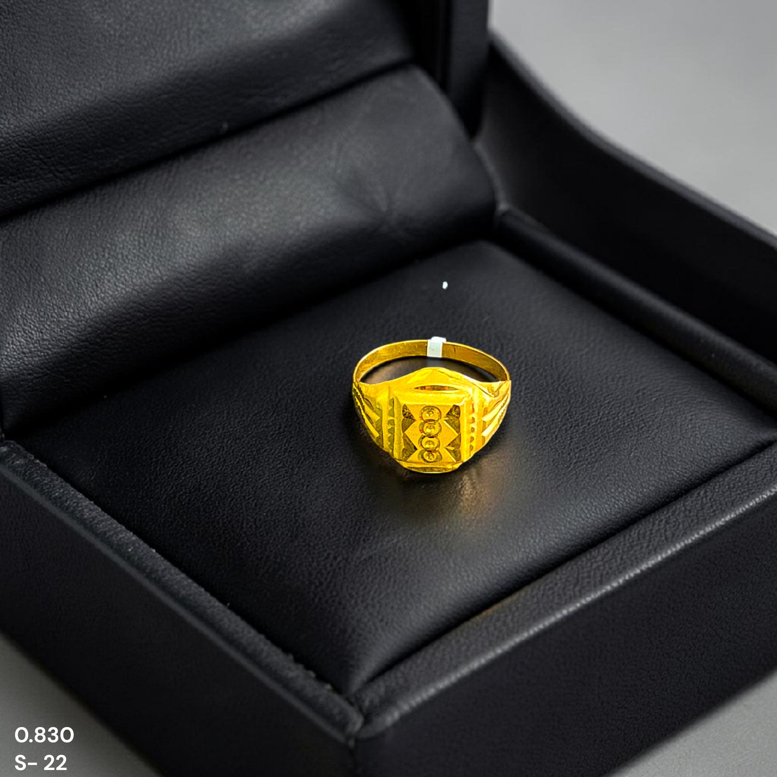 GENTS RING- TRJ (SIZE:22) WGT: 0.830 GM APPROX BIS CERTIFIED HUID HALLMARK 375 9KT GOLD FINGER RING FOR MEN 1 PIECE.