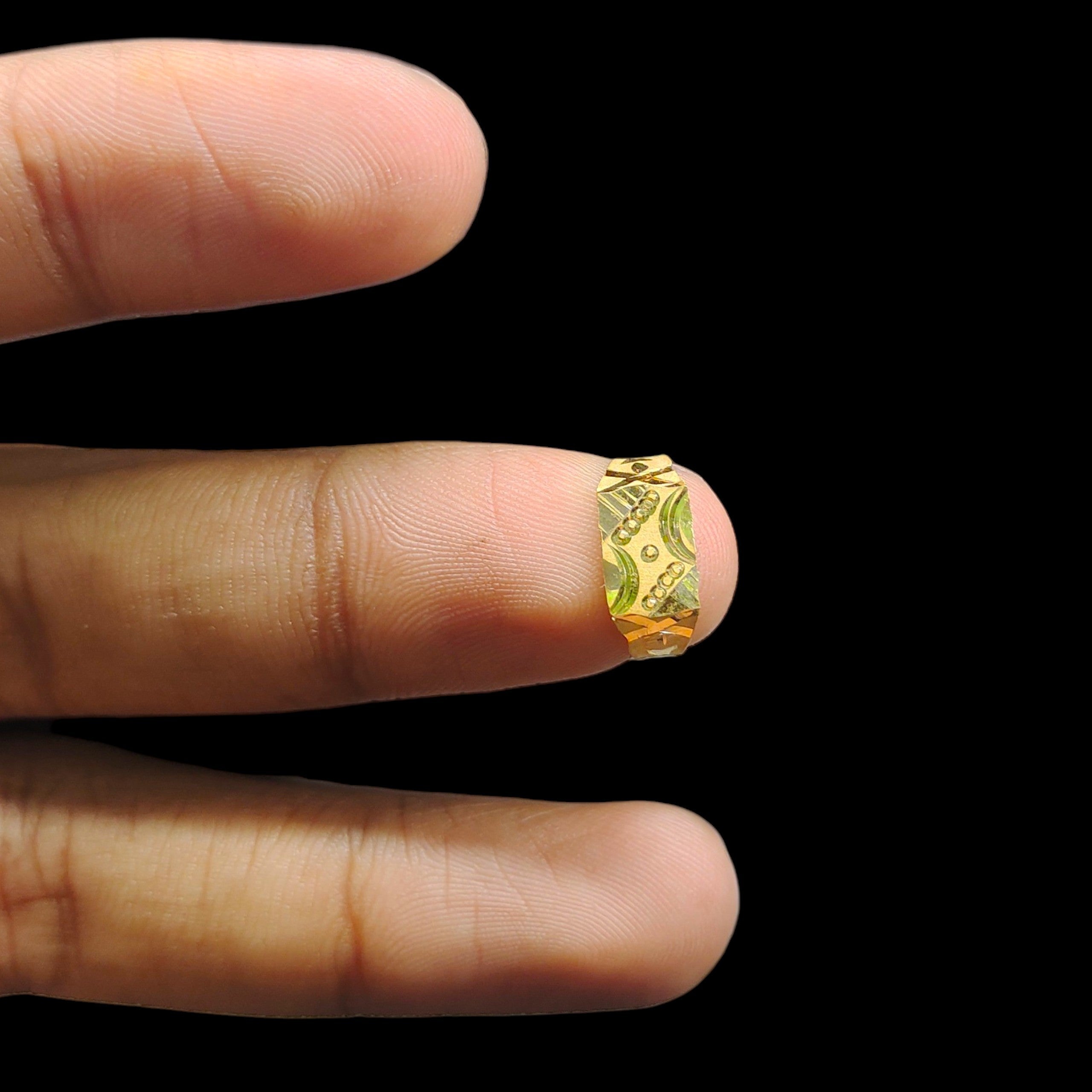 BABY JEWELLERY- TRJ WGT: 0.320 GM APPROX 375 9KT HUID HALLMARK GOLD BABY FINGER RING 1 PIECE FOR RICE CEREMONY & BIRTHDAY.(QQ1V2G)