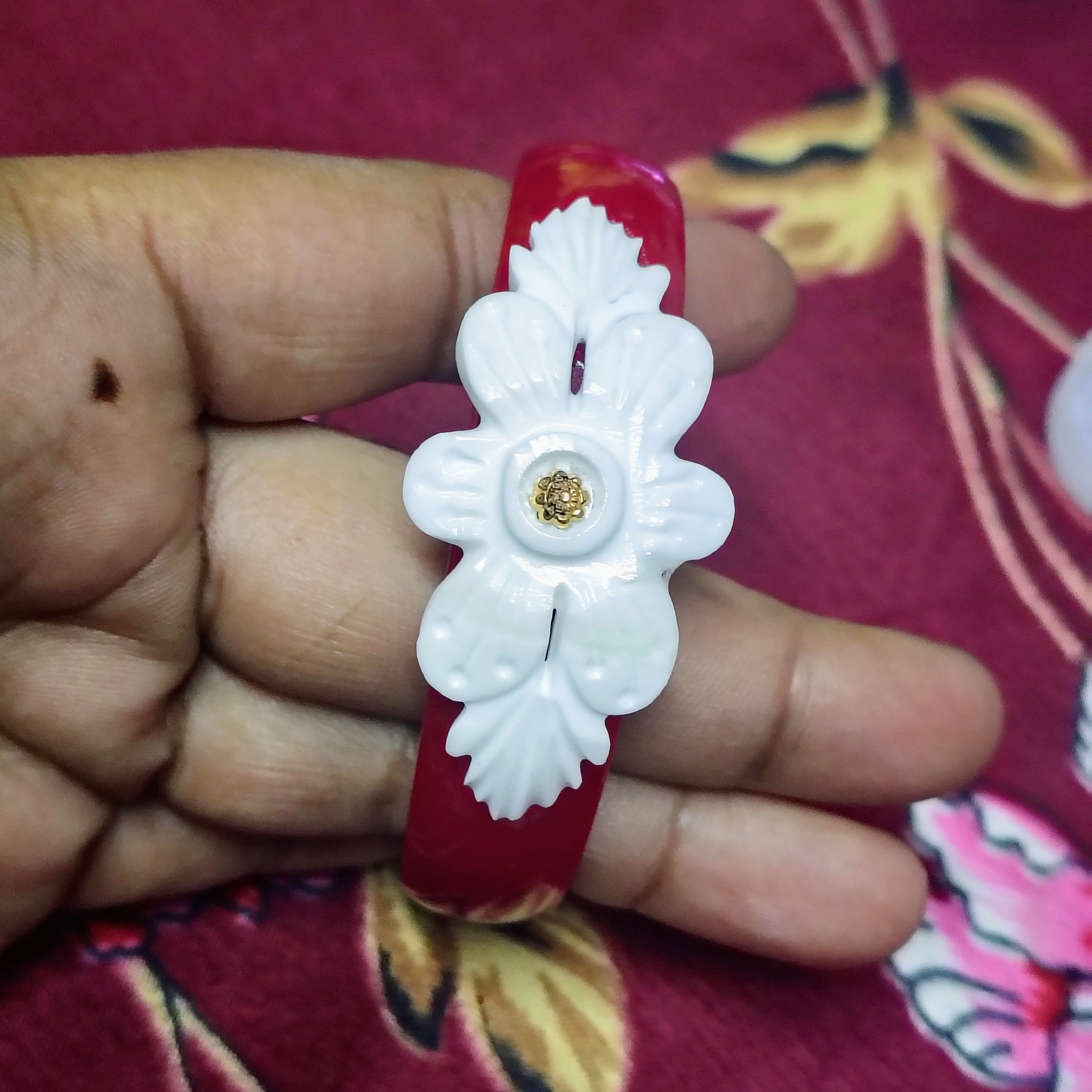 (TSP) TILOTAMA SAKHA POLA (SIZE: 27) WGT: 0.140 GM APPROX. HUID HALLMARK 22KT GOLD POLA BANGLES 1 PIECE FOR GIFTING.(NP)