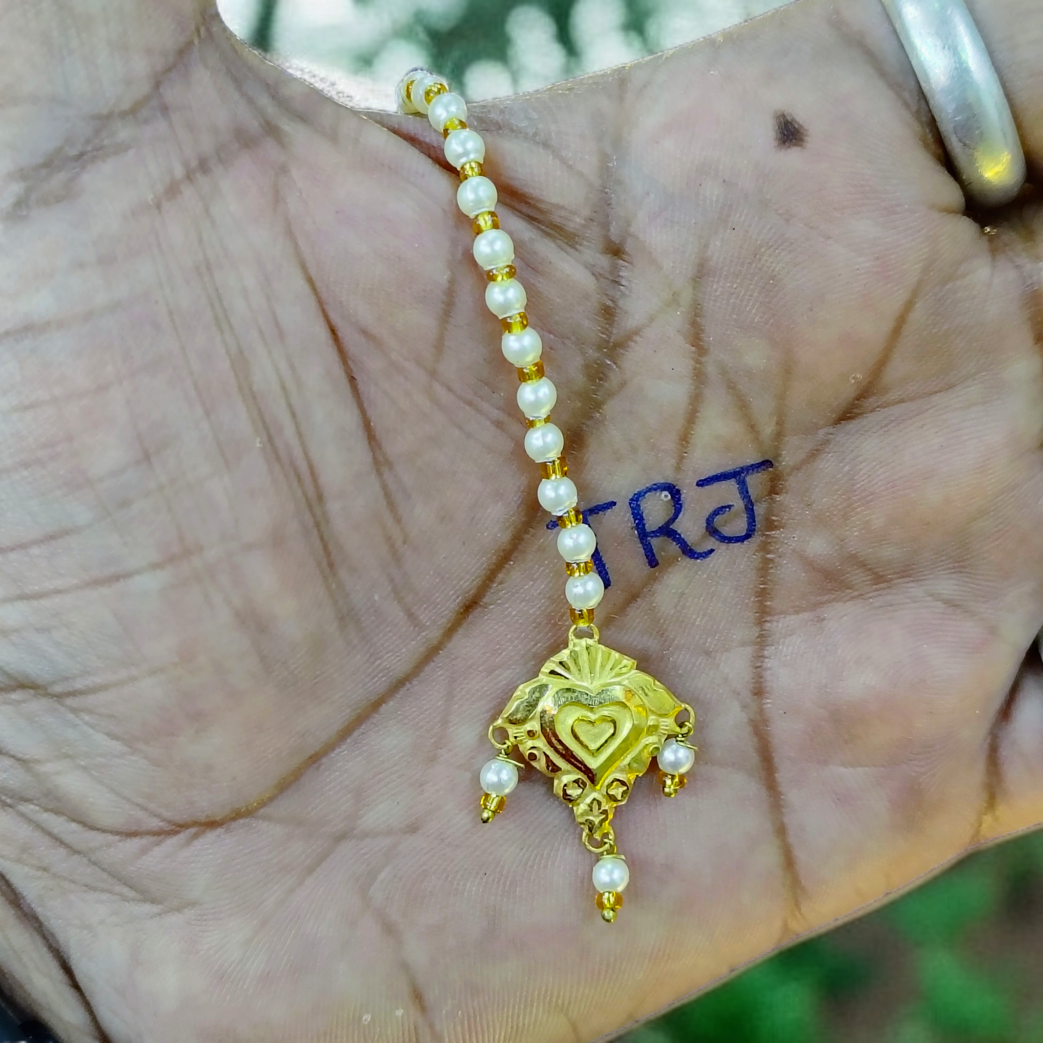 (GTMT) FLORAL HEART DESIGN (WGT: 0.220 GM APPROX) KDM GOLD (MANGTIKA) MOTI TICKLY 1 PIECE (50 TONCH) BEST FOR GIFT IN MARRIAGE.