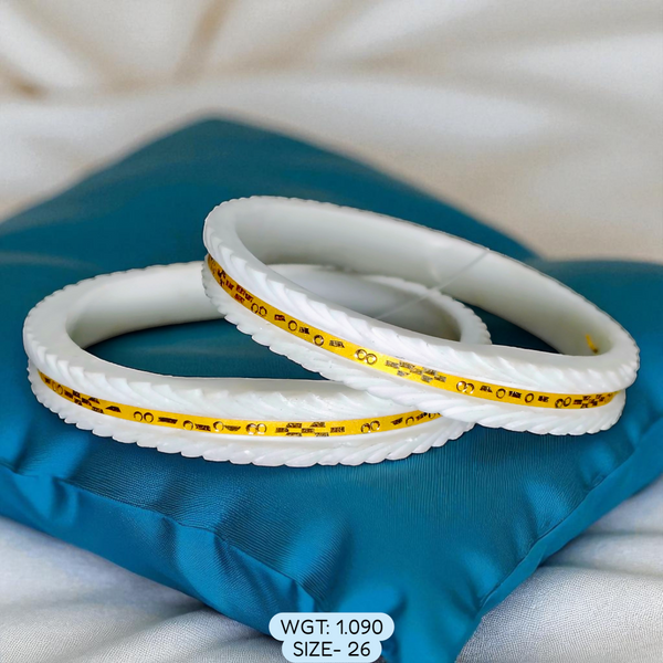 TRJ (SIZE: 26) WGT: 1.090 GM APPROX HUID HALLMARK 22KT GOLD SAKHA BANGLES 1 PAIR DESIGN FOR REGULAR USE.