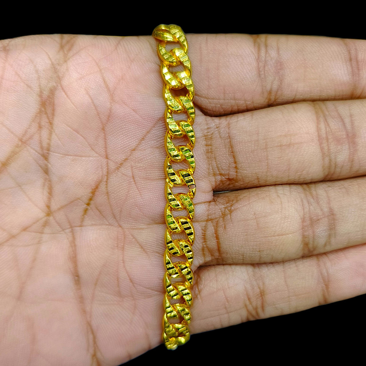 GOLD WRISLET- (YTVVT1)-(SIZE 8")-(WGT: 4.760 GM APPROX) BIS CERTIFIED HUID HALLMARK 9KT GOLD WRISTLET (BRACELET) 1 PIECE FOR MEN.