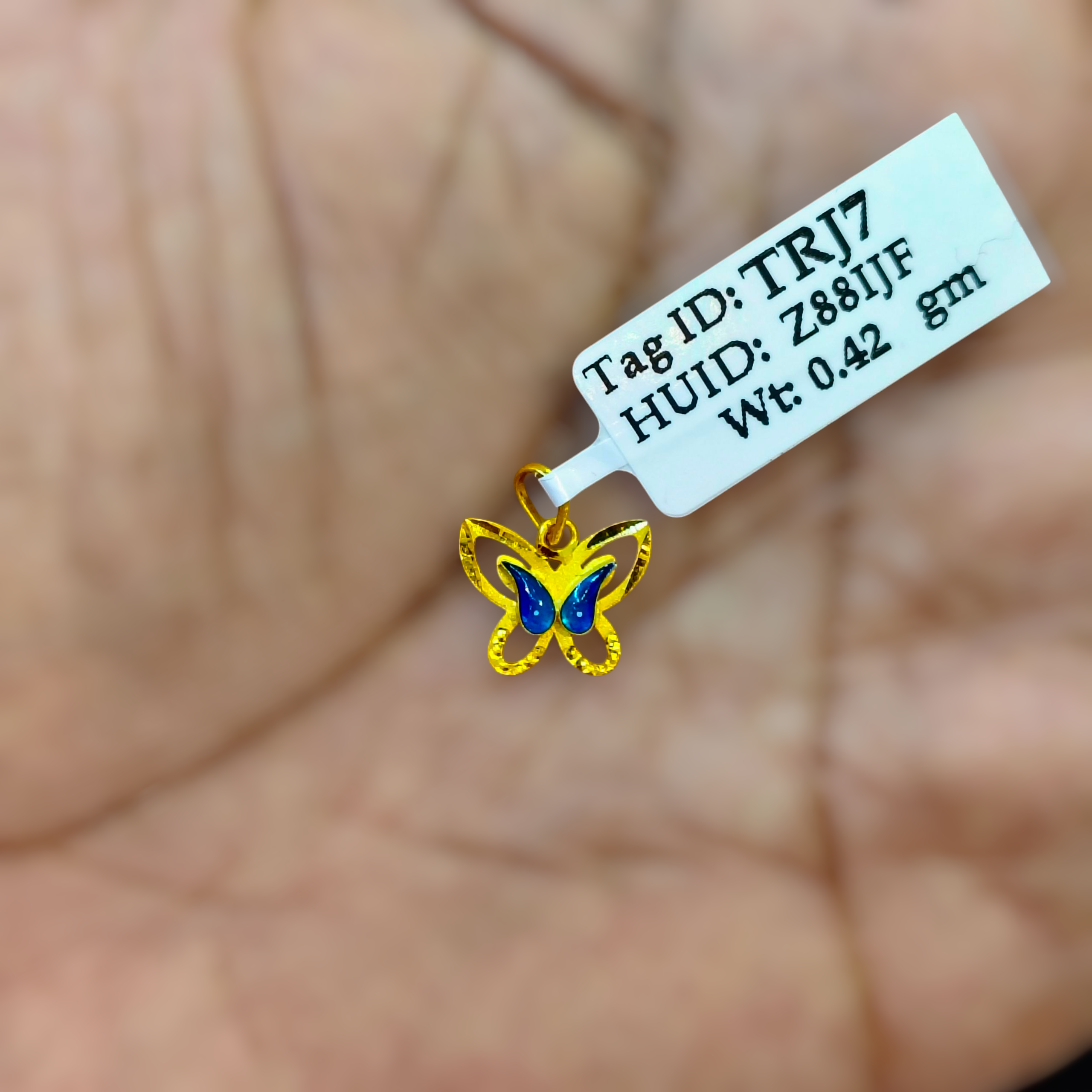 (GLC22) LOCKET WGT: 0.420 GM APPROX BIS CERTIFIED HUID HALLMARK 916 22KT GOLD LOCKET 1 PIECE FOR UNISEX. (CHAIN NOT INCLUDED).