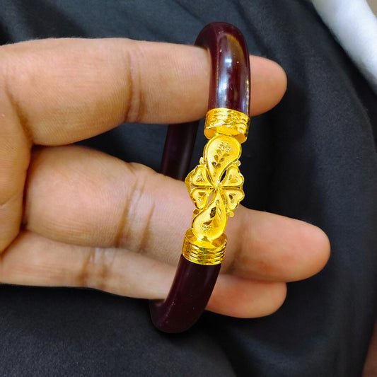 (GSP) TRJ MAROON COLOUR (SIZE: 25) WGT: 1.450 GM APPROX 22KT HUID HALLMARK GOLD MUKH POLA BANGLES 1 PIECE DESIGN FOR REGULAR USE.