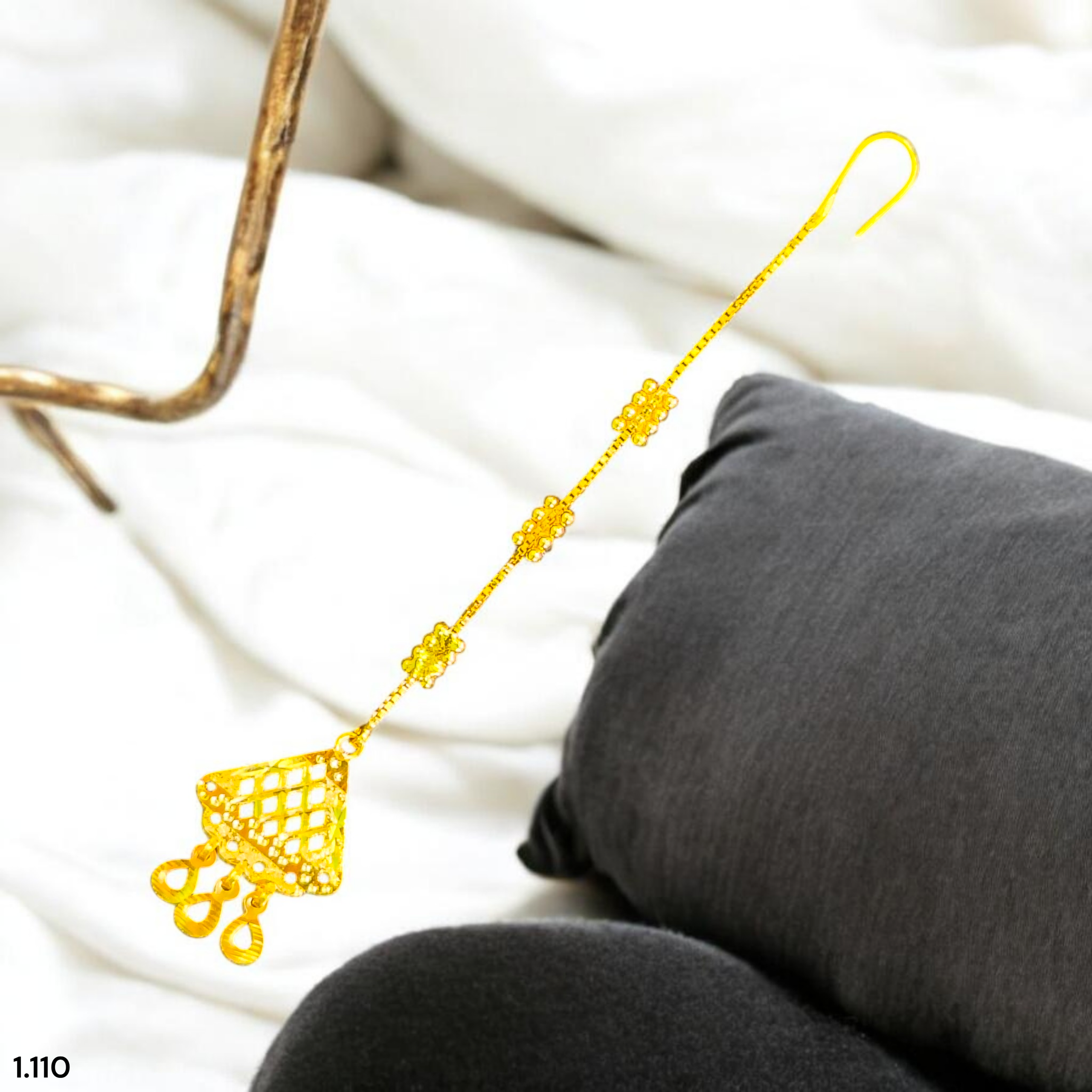 GOLD TICKLY- BIS CERTIFIED WGT: 1.110 GM APPROX HUID HALLMARK 375 9KT GOLD TICKLY (MANGTIKA) 1 PIECE FOR MARRIAGE.