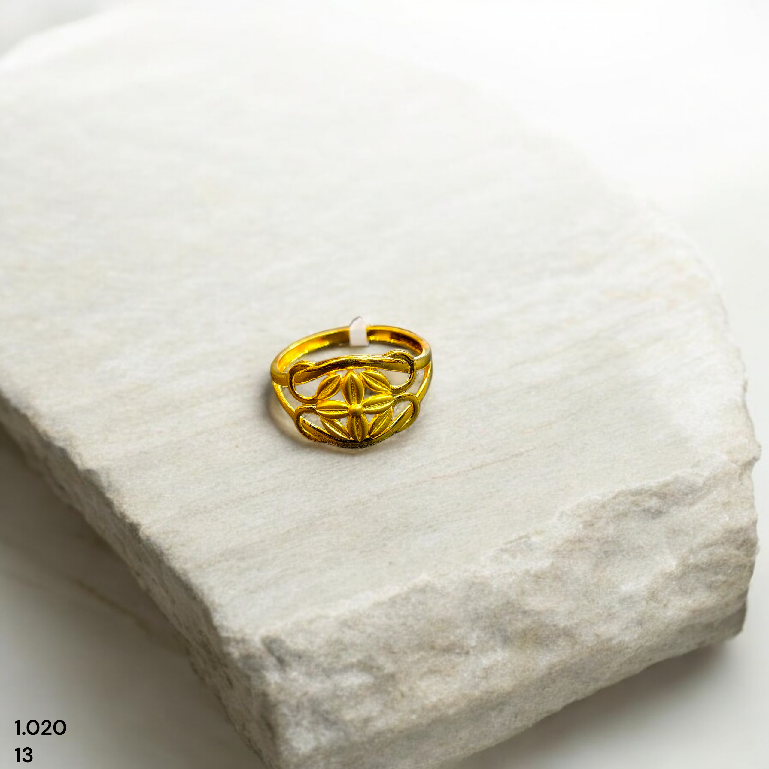 LADIES RING- TRJ (SIZE:13) WGT: 1.020 GM APPROX BIS CERTIFIED HUID HALLMARK 9KT GOLD FINGER RING FOR WOMEN 1 PIECE.