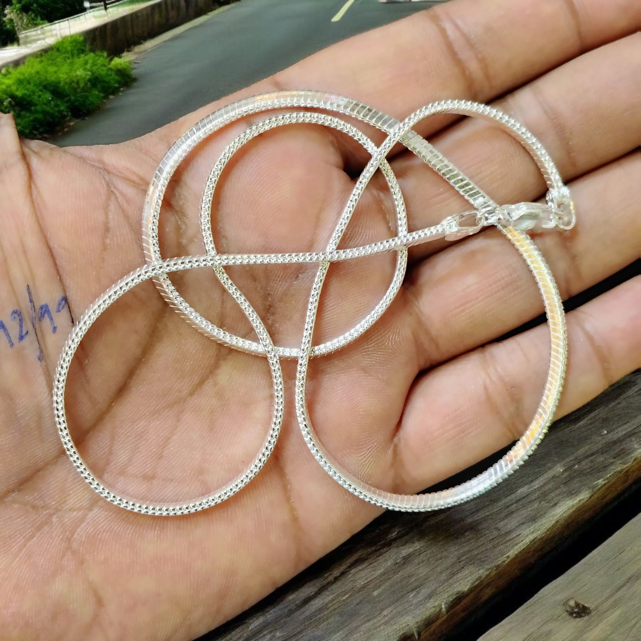 (SLCH) SILVER CHAIN 22 INCH - 625 SILVER CHAIN WGT: 20.780 GM APPROX 1 PIECE (UNISEX DESIGN) FOR MEN AND WOMEN.