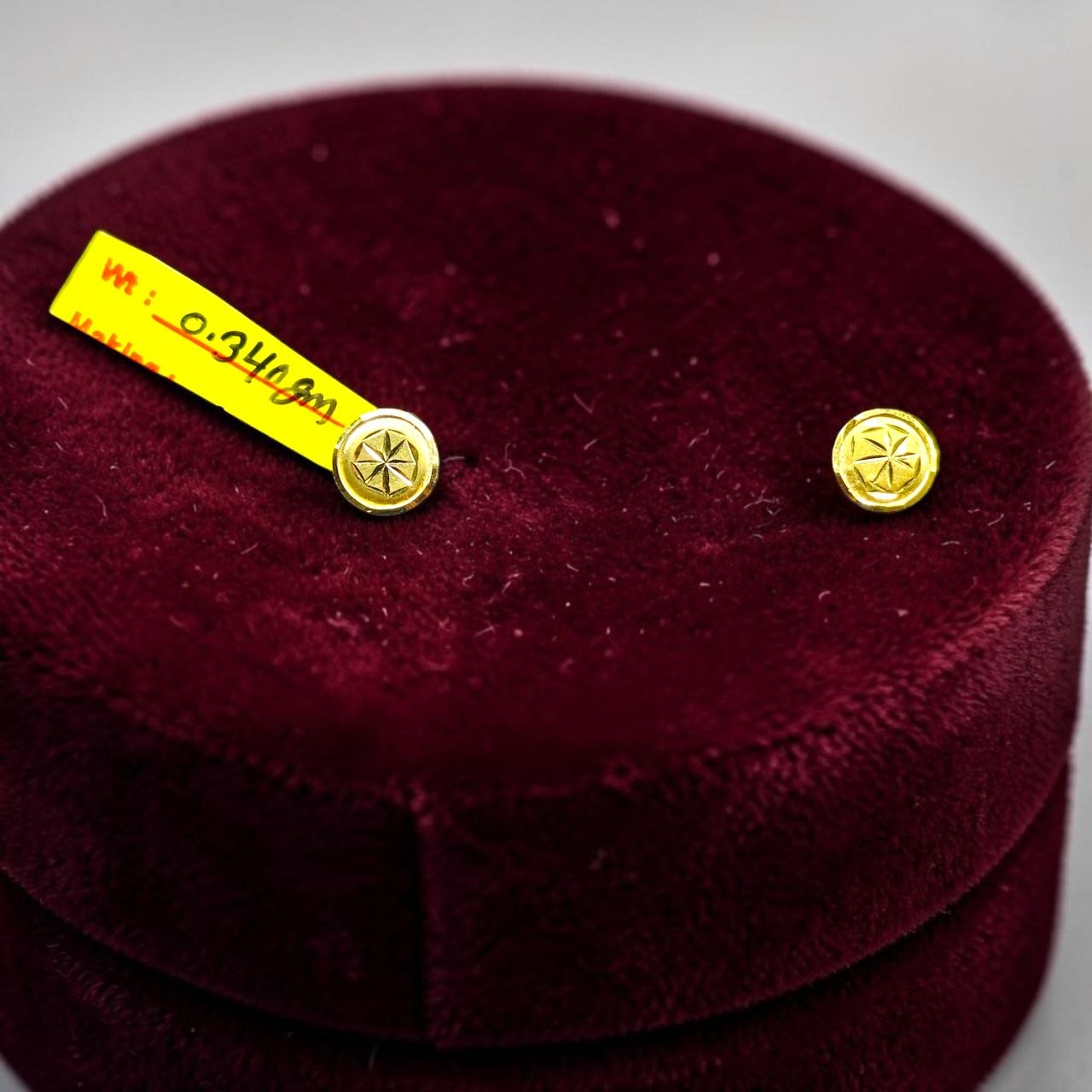 GOLD TOPS- BIS CERTIFIED (WGT: 0.340 GM APPROX) HUID HALLMARK 375 9KT GOLD TOPS 1 PAIR BEST FOR MARRIAGE GIFT.
