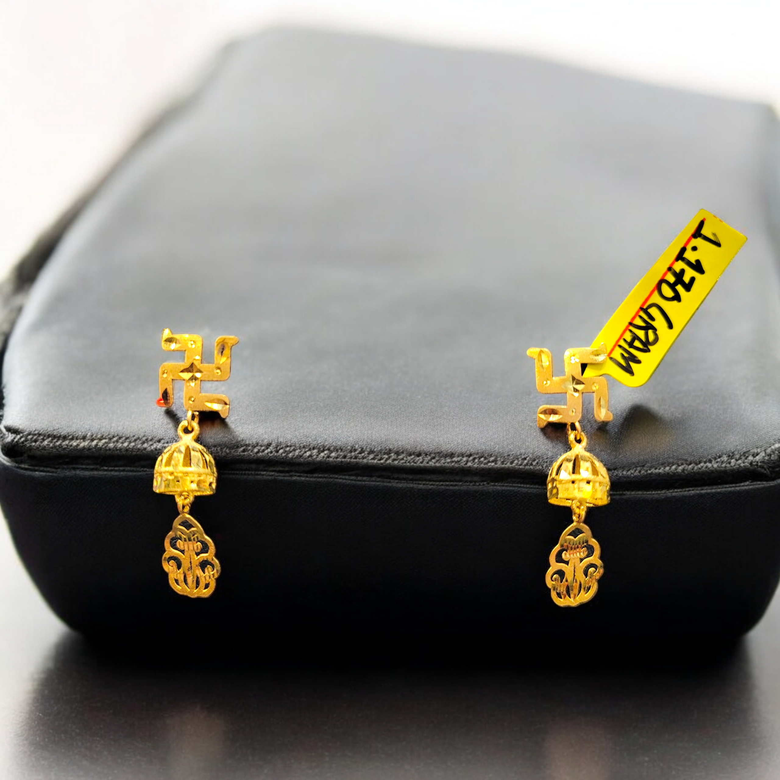 GOLD EARRINGS- WGT: 1.170 GM APPROX BIS CERTIFIED HUID HALLMARK 9KT GOLD EARRINGS 1 PAIR FOR WOMEN.