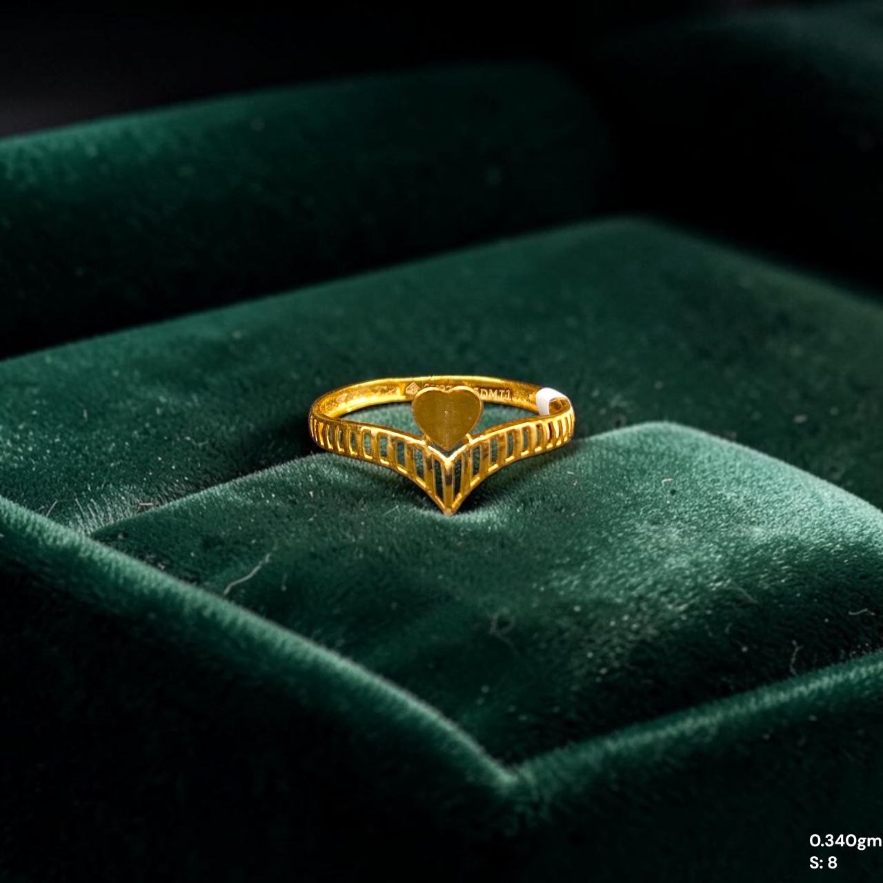 LADIES RING- (SIZE: 8) WGT: 0.340 GM APPROX BIS CERTIFIED HUID HALLMARK 9KT GOLD THUMB RING FOR UNISEX 1 PIECE.(ADIXMM))