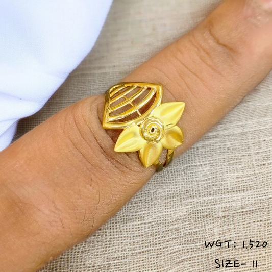 TRJ (SIZE: 11) WGT: 1.520 GM APPROX 22KT HUID HALLMARK GOLD RING FOR WOMEN 1 PIECE.