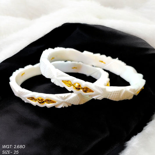 (GSB22) TRJ (SIZE: 25) WGT: 2.680 GM APPROX HUID HALLMARK 22KT GOLD SAKHA BADHANO BANGLES 1 PAIR DESIGN FOR REGULAR USE.