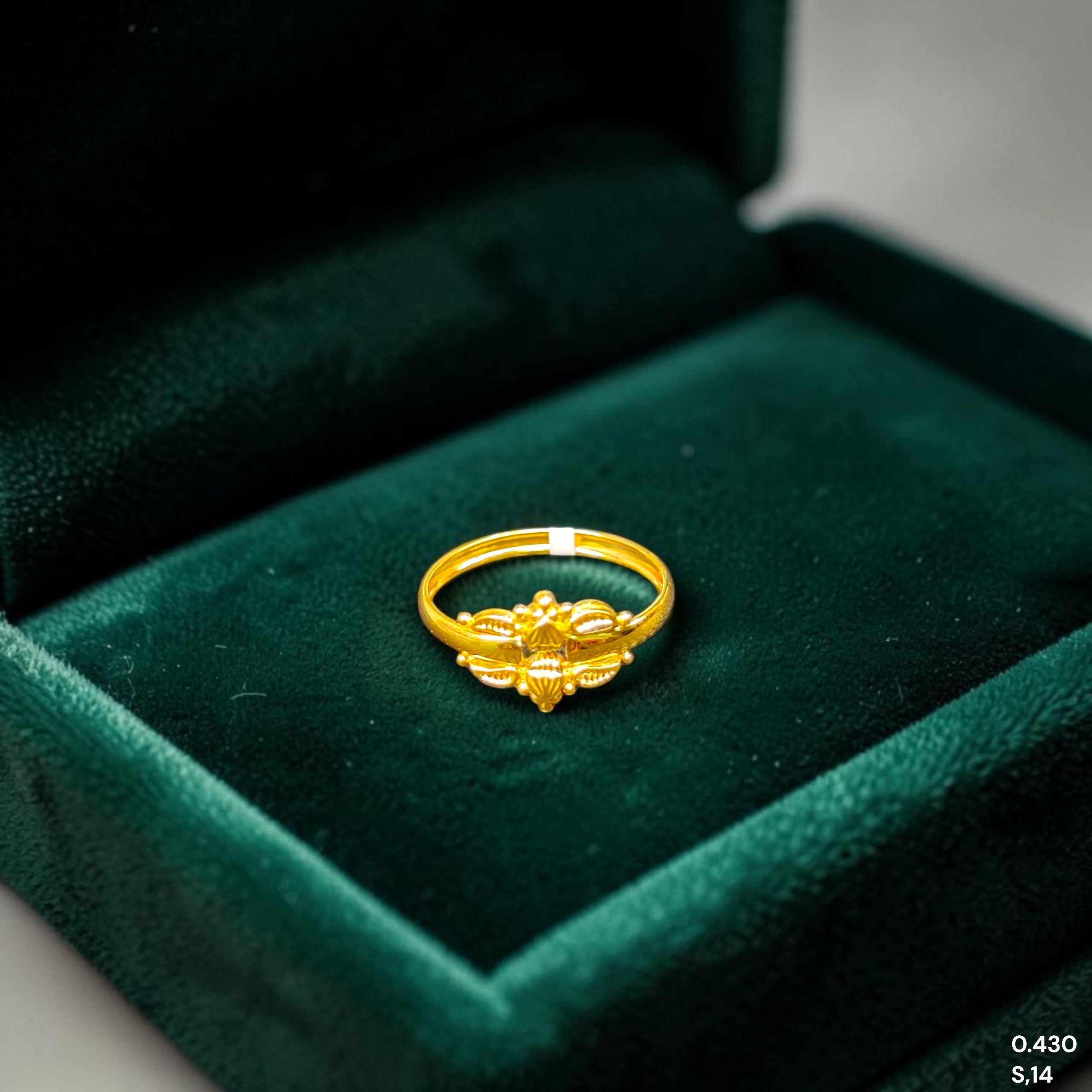 RAJKOT LADIES RING- (SIZE: 14) WGT: 0.430 GM APPROX BIS CERTIFIED HUID HALLMARK 9KT GOLD FINGER RING FOR WOMEN 1 PIECE FOR WOMEN (SUPER LIGHT WEIGHT - NOT FOR REGULAR USE)